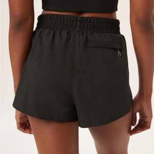 GC Trail Short in Black